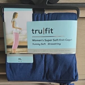 Trukfit Women's Super Soft Knit Capri - Blue